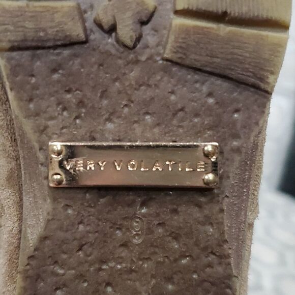 Very Volatile Brown Suede Heeled Boots Size 9 - Picture 12 of 12